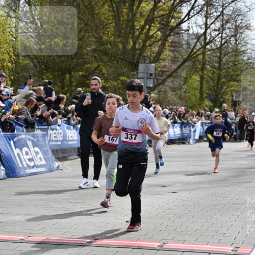 12.04.2026 - 45. Internationalen Wilhelmsburger Insellauf J. Mangold http://msf.ph/oto/9523694 12.04.2026 14:48:49 Ziel 1826, 1841, 337, 167, 1846, 683 meine-sportfotos.de