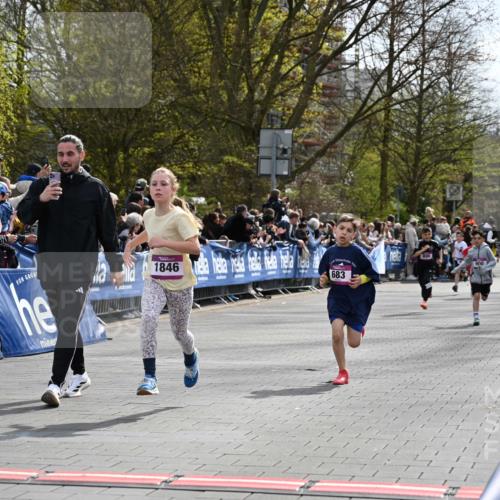 12.04.2026 - 45. Internationalen Wilhelmsburger Insellauf J. Mangold http://msf.ph/oto/9523703 12.04.2026 14:48:51 Ziel 1826, 1841, 337, 167, 1846, 683, 900, 899 meine-sportfotos.de