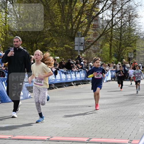 12.04.2026 - 45. Internationalen Wilhelmsburger Insellauf J. Mangold http://msf.ph/oto/9523705 12.04.2026 14:48:51 Ziel 1826, 1841, 337, 167, 1846, 683, 900, 899 meine-sportfotos.de