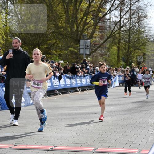 12.04.2026 - 45. Internationalen Wilhelmsburger Insellauf J. Mangold http://msf.ph/oto/9523706 12.04.2026 14:48:51 Ziel 1826, 1841, 337, 167, 1846, 683, 900, 899 meine-sportfotos.de