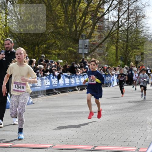 12.04.2026 - 45. Internationalen Wilhelmsburger Insellauf J. Mangold http://msf.ph/oto/9523709 12.04.2026 14:48:51 Ziel 1826, 1841, 337, 167, 1846, 683, 900, 899 meine-sportfotos.de
