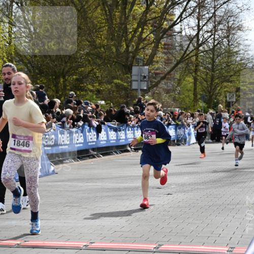 12.04.2026 - 45. Internationalen Wilhelmsburger Insellauf J. Mangold http://msf.ph/oto/9523710 12.04.2026 14:48:51 Ziel 1826, 1841, 337, 167, 1846, 683, 900, 899 meine-sportfotos.de