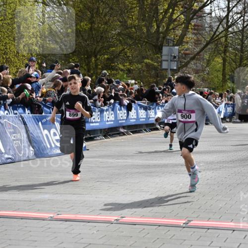 12.04.2026 - 45. Internationalen Wilhelmsburger Insellauf J. Mangold http://msf.ph/oto/9523715 12.04.2026 14:48:54 Ziel 1846, 683, 900, 899, 49, 424, 70, 381 meine-sportfotos.de