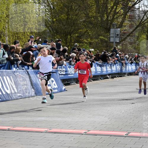 12.04.2026 - 45. Internationalen Wilhelmsburger Insellauf J. Mangold http://msf.ph/oto/9523732 12.04.2026 14:48:56 Ziel 683, 900, 899, 49, 424, 70, 381, 906, 1045 meine-sportfotos.de