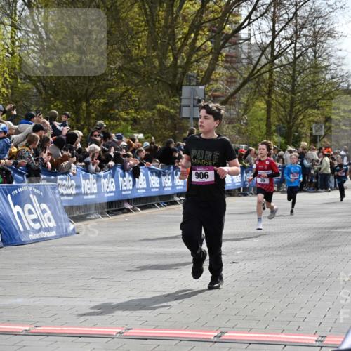 12.04.2026 - 45. Internationalen Wilhelmsburger Insellauf J. Mangold http://msf.ph/oto/9523754 12.04.2026 14:48:59 Ziel 49, 424, 70, 381, 906, 1045, 36, 904, 1807 meine-sportfotos.de