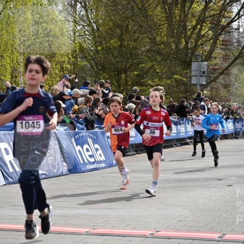 12.04.2026 - 45. Internationalen Wilhelmsburger Insellauf J. Mangold http://msf.ph/oto/9523769 12.04.2026 14:49:00 Ziel 49, 424, 70, 381, 906, 1045, 36, 904, 1807 meine-sportfotos.de