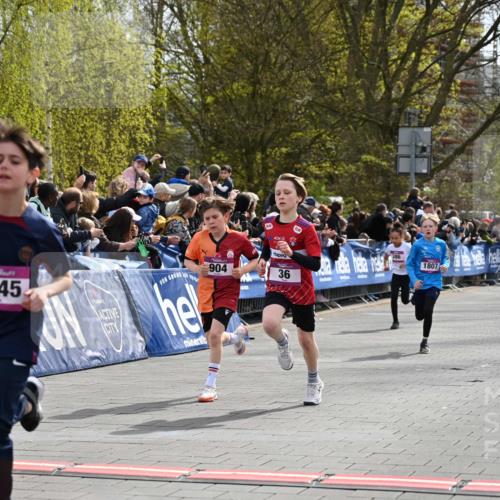 12.04.2026 - 45. Internationalen Wilhelmsburger Insellauf J. Mangold http://msf.ph/oto/9523771 12.04.2026 14:49:01 Ziel 424, 70, 381, 906, 1045, 36, 904, 1807, 386, 421 meine-sportfotos.de