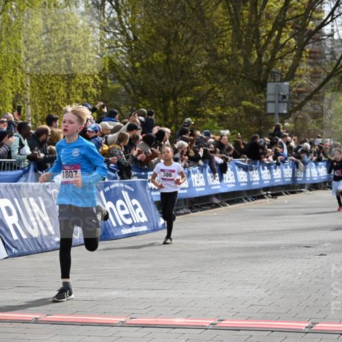 12.04.2026 - 45. Internationalen Wilhelmsburger Insellauf J. Mangold http://msf.ph/oto/9523781 12.04.2026 14:49:02 Ziel 381, 906, 1045, 36, 904, 1807, 386, 421, 903 meine-sportfotos.de