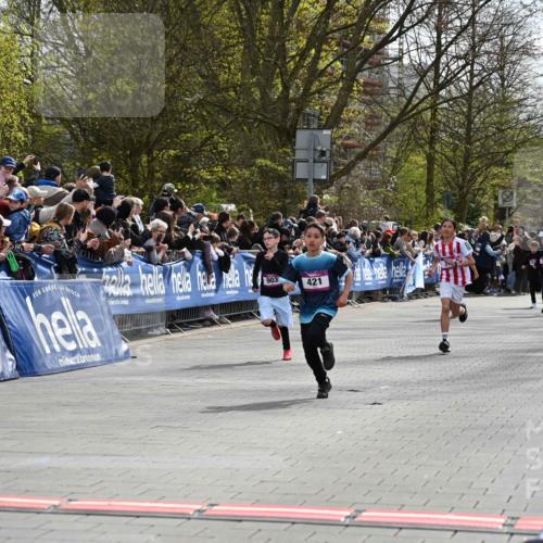 12.04.2026 - 45. Internationalen Wilhelmsburger Insellauf J. Mangold http://msf.ph/oto/9523789 12.04.2026 14:49:04 Ziel 1045, 36, 904, 1807, 386, 421, 903, 31, 373 meine-sportfotos.de