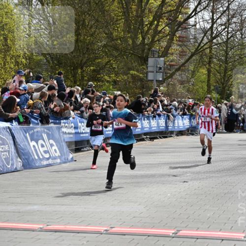 12.04.2026 - 45. Internationalen Wilhelmsburger Insellauf J. Mangold http://msf.ph/oto/9523795 12.04.2026 14:49:04 Ziel 1045, 36, 904, 1807, 386, 421, 903, 31, 373 meine-sportfotos.de