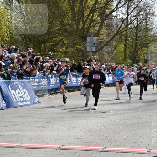 12.04.2026 - 45. Internationalen Wilhelmsburger Insellauf J. Mangold http://msf.ph/oto/9523831 12.04.2026 14:49:10 Ziel 903, 31, 373, 38, 1804, 1836, 5015, 876, 1816, 1815, 428 meine-sportfotos.de