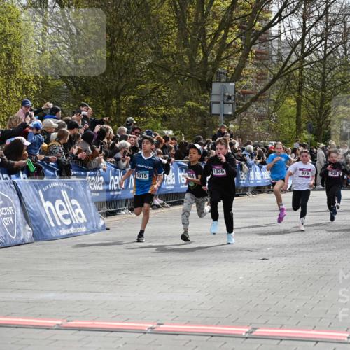 12.04.2026 - 45. Internationalen Wilhelmsburger Insellauf J. Mangold http://msf.ph/oto/9523833 12.04.2026 14:49:10 Ziel 903, 31, 373, 38, 1804, 1836, 5015, 876, 1816, 1815, 428 meine-sportfotos.de