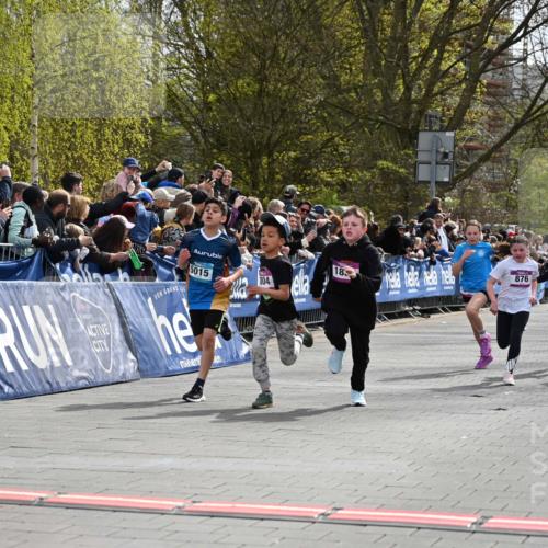 12.04.2026 - 45. Internationalen Wilhelmsburger Insellauf J. Mangold http://msf.ph/oto/9523840 12.04.2026 14:49:10 Ziel 903, 31, 373, 38, 1804, 1836, 5015, 876, 1816, 1815, 428 meine-sportfotos.de