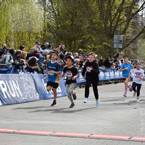 12.04.2026 - 45. Internationalen Wilhelmsburger Insellauf J. Mangold http://msf.ph/oto/9523841 12.04.2026 14:49:11 Ziel 31, 373, 38, 1804, 1836, 5015, 876, 1816, 1815, 428, 385, 371, 433 meine-sportfotos.de