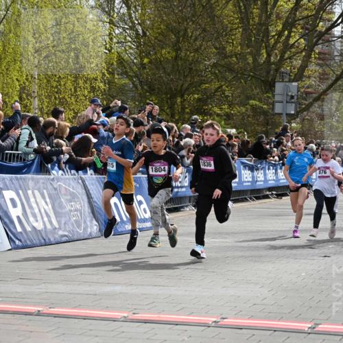 12.04.2026 - 45. Internationalen Wilhelmsburger Insellauf J. Mangold http://msf.ph/oto/9523842 12.04.2026 14:49:11 Ziel 31, 373, 38, 1804, 1836, 5015, 876, 1816, 1815, 428, 385, 371, 433 meine-sportfotos.de