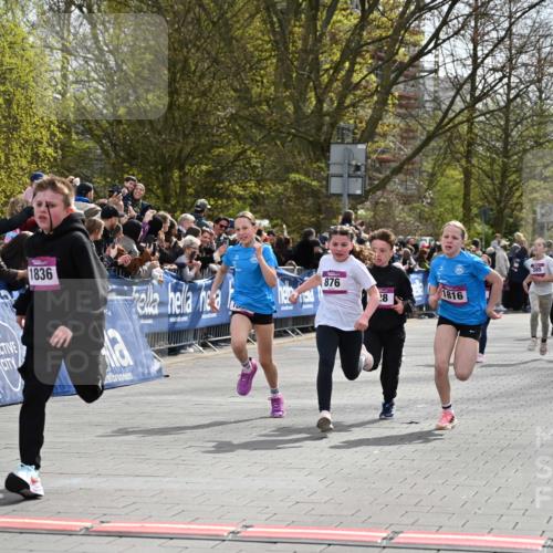 12.04.2026 - 45. Internationalen Wilhelmsburger Insellauf J. Mangold http://msf.ph/oto/9523843 12.04.2026 14:49:11 Ziel 31, 373, 38, 1804, 1836, 5015, 876, 1816, 1815, 428, 385, 371, 433 meine-sportfotos.de