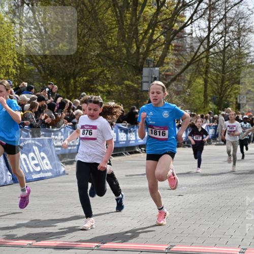 12.04.2026 - 45. Internationalen Wilhelmsburger Insellauf J. Mangold http://msf.ph/oto/9523851 12.04.2026 14:49:12 Ziel 373, 38, 1804, 1836, 5015, 876, 1816, 1815, 428, 385, 371, 433, 487, 887, 73, 1805, 591 meine-sportfotos.de