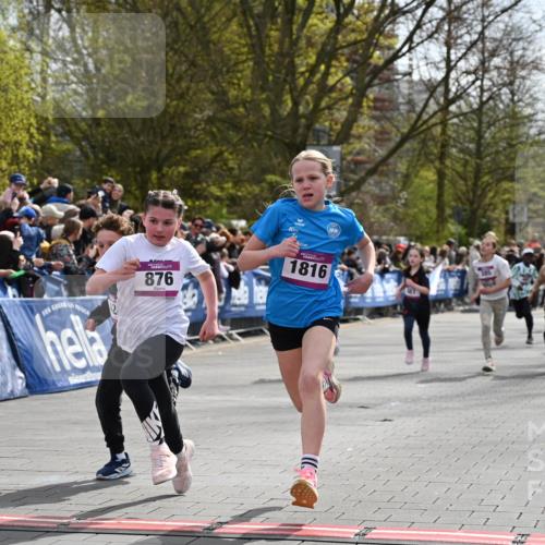 12.04.2026 - 45. Internationalen Wilhelmsburger Insellauf J. Mangold http://msf.ph/oto/9523853 12.04.2026 14:49:12 Ziel 373, 38, 1804, 1836, 5015, 876, 1816, 1815, 428, 385, 371, 433, 487, 887, 73, 1805, 591 meine-sportfotos.de