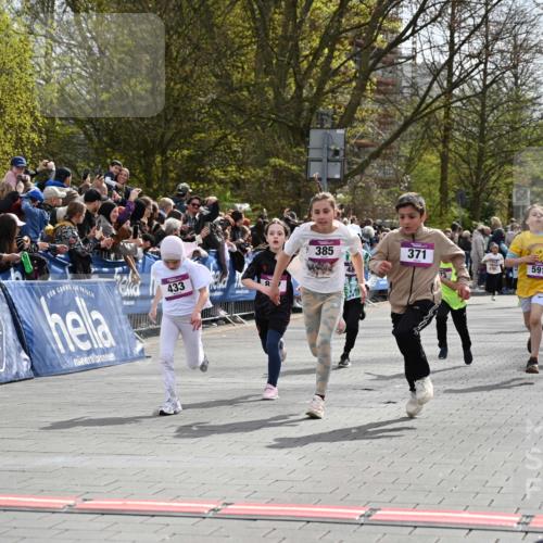12.04.2026 - 45. Internationalen Wilhelmsburger Insellauf J. Mangold http://msf.ph/oto/9523861 12.04.2026 14:49:14 Ziel 1804, 1836, 5015, 876, 1816, 1815, 428, 385, 371, 433, 487, 887, 73, 1805, 591 meine-sportfotos.de