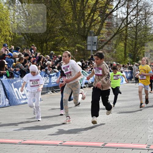 12.04.2026 - 45. Internationalen Wilhelmsburger Insellauf J. Mangold http://msf.ph/oto/9523865 12.04.2026 14:49:14 Ziel 1804, 1836, 5015, 876, 1816, 1815, 428, 385, 371, 433, 487, 887, 73, 1805, 591 meine-sportfotos.de