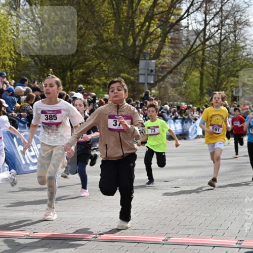 12.04.2026 - 45. Internationalen Wilhelmsburger Insellauf J. Mangold http://msf.ph/oto/9523870 12.04.2026 14:49:15 Ziel 1804, 1836, 5015, 876, 1816, 1815, 428, 385, 371, 433, 487, 887, 73, 1805, 591, 1043, 101 meine-sportfotos.de