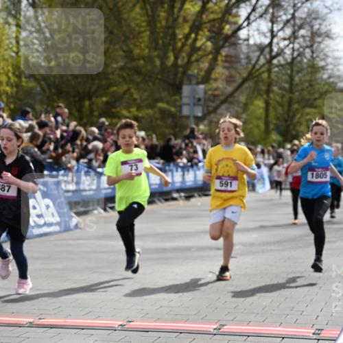 12.04.2026 - 45. Internationalen Wilhelmsburger Insellauf J. Mangold http://msf.ph/oto/9523876 12.04.2026 14:49:16 Ziel 876, 1816, 1815, 428, 385, 371, 433, 487, 887, 73, 1805, 591, 1043, 101 meine-sportfotos.de