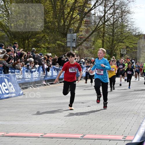 12.04.2026 - 45. Internationalen Wilhelmsburger Insellauf J. Mangold http://msf.ph/oto/9523887 12.04.2026 14:49:18 Ziel 385, 371, 433, 487, 887, 73, 1805, 591, 1043, 101, 1063, 1048, 601, 418, 684, 597, 1823 meine-sportfotos.de
