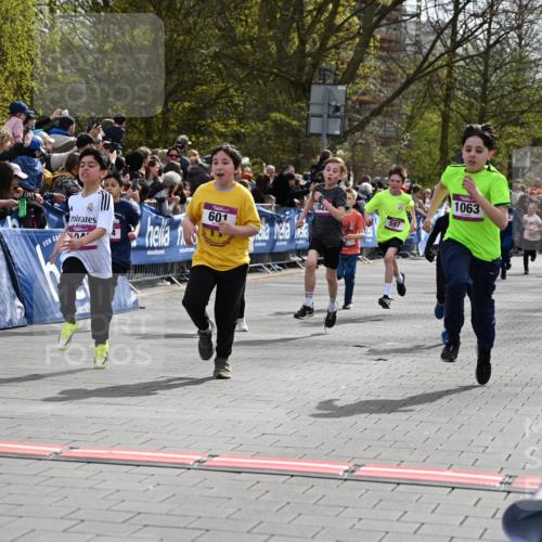 12.04.2026 - 45. Internationalen Wilhelmsburger Insellauf J. Mangold http://msf.ph/oto/9523894 12.04.2026 14:49:21 Ziel 1043, 101, 1063, 1048, 601, 418, 684, 597, 1823, 375, 2 meine-sportfotos.de
