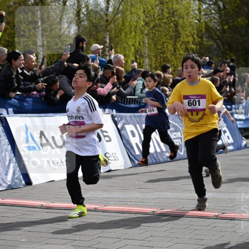 12.04.2026 - 45. Internationalen Wilhelmsburger Insellauf J. Mangold http://msf.ph/oto/9523905 12.04.2026 14:49:22 Ziel 1043, 101, 1063, 1048, 601, 418, 684, 597, 1823, 375, 2, 896, 372, 1055, 51 meine-sportfotos.de