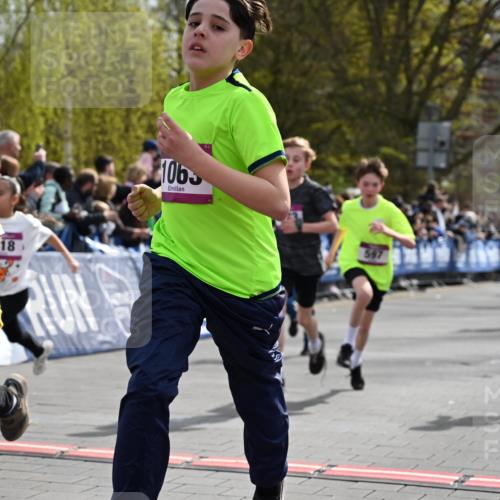 12.04.2026 - 45. Internationalen Wilhelmsburger Insellauf J. Mangold http://msf.ph/oto/9523906 12.04.2026 14:49:22 Ziel 1043, 101, 1063, 1048, 601, 418, 684, 597, 1823, 375, 2, 896, 372, 1055, 51 meine-sportfotos.de