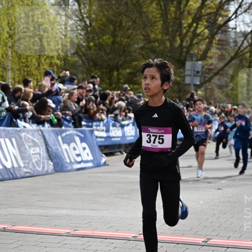 12.04.2026 - 45. Internationalen Wilhelmsburger Insellauf J. Mangold http://msf.ph/oto/9523914 12.04.2026 14:49:24 Ziel 1063, 1048, 601, 418, 684, 597, 1823, 375, 2, 896, 372, 1055, 51, 693, 1817, 100, 855, 897 meine-sportfotos.de