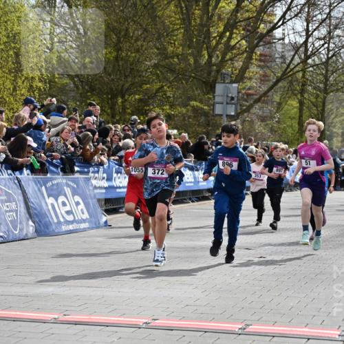 12.04.2026 - 45. Internationalen Wilhelmsburger Insellauf J. Mangold http://msf.ph/oto/9523922 12.04.2026 14:49:25 Ziel 1063, 1048, 601, 418, 684, 597, 1823, 375, 2, 896, 372, 1055, 51, 693, 1817, 100, 855, 897, 353, 666, 1827, 378 meine-sportfotos.de