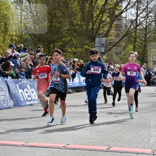 12.04.2026 - 45. Internationalen Wilhelmsburger Insellauf J. Mangold http://msf.ph/oto/9523926 12.04.2026 14:49:25 Ziel 1063, 1048, 601, 418, 684, 597, 1823, 375, 2, 896, 372, 1055, 51, 693, 1817, 100, 855, 897, 353, 666, 1827, 378 meine-sportfotos.de