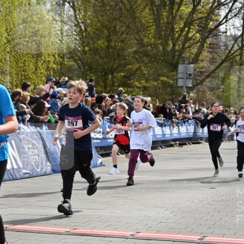 12.04.2026 - 45. Internationalen Wilhelmsburger Insellauf J. Mangold http://msf.ph/oto/9523942 12.04.2026 14:49:28 Ziel 2, 896, 372, 1055, 51, 693, 1817, 100, 855, 897, 353, 666, 1827, 378, 17, 501, 586 meine-sportfotos.de