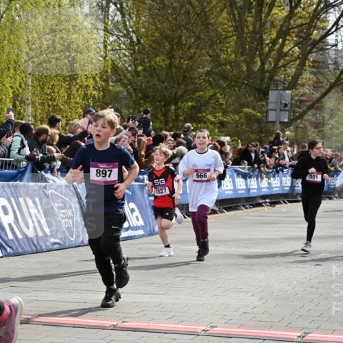 12.04.2026 - 45. Internationalen Wilhelmsburger Insellauf J. Mangold http://msf.ph/oto/9523944 12.04.2026 14:49:28 Ziel 2, 896, 372, 1055, 51, 693, 1817, 100, 855, 897, 353, 666, 1827, 378, 17, 501, 586 meine-sportfotos.de