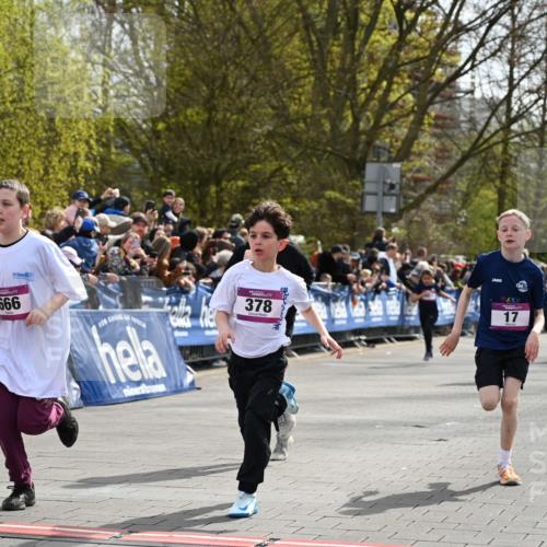 12.04.2026 - 45. Internationalen Wilhelmsburger Insellauf J. Mangold http://msf.ph/oto/9523952 12.04.2026 14:49:29 Ziel 896, 372, 1055, 51, 693, 1817, 100, 855, 897, 353, 666, 1827, 378, 17, 501, 586, 1809, 440 meine-sportfotos.de