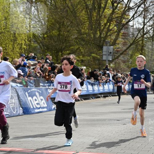 12.04.2026 - 45. Internationalen Wilhelmsburger Insellauf J. Mangold http://msf.ph/oto/9523953 12.04.2026 14:49:29 Ziel 896, 372, 1055, 51, 693, 1817, 100, 855, 897, 353, 666, 1827, 378, 17, 501, 586, 1809, 440 meine-sportfotos.de