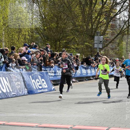 12.04.2026 - 45. Internationalen Wilhelmsburger Insellauf J. Mangold http://msf.ph/oto/9523960 12.04.2026 14:49:32 Ziel 855, 897, 353, 666, 1827, 378, 17, 501, 586, 1809, 440, 881, 348, 602, 627 meine-sportfotos.de