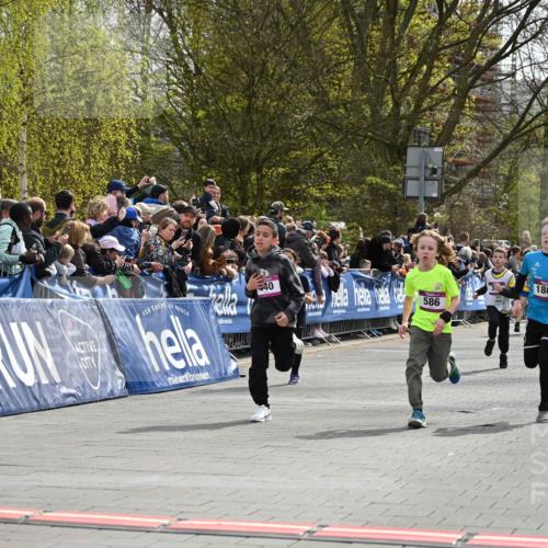 12.04.2026 - 45. Internationalen Wilhelmsburger Insellauf J. Mangold http://msf.ph/oto/9523961 12.04.2026 14:49:32 Ziel 855, 897, 353, 666, 1827, 378, 17, 501, 586, 1809, 440, 881, 348, 602, 627 meine-sportfotos.de