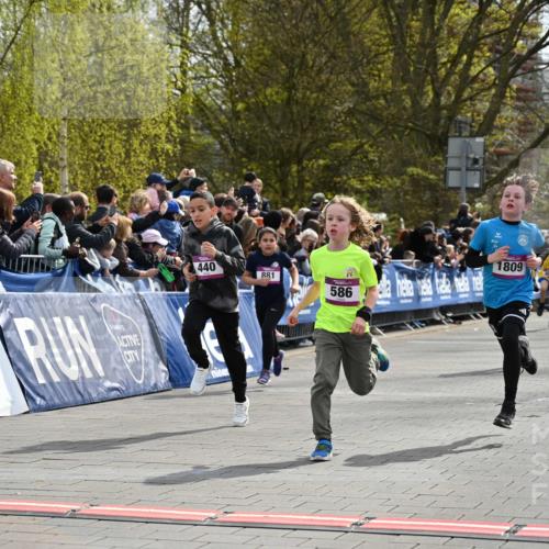 12.04.2026 - 45. Internationalen Wilhelmsburger Insellauf J. Mangold http://msf.ph/oto/9523967 12.04.2026 14:49:32 Ziel 855, 897, 353, 666, 1827, 378, 17, 501, 586, 1809, 440, 881, 348, 602, 627 meine-sportfotos.de