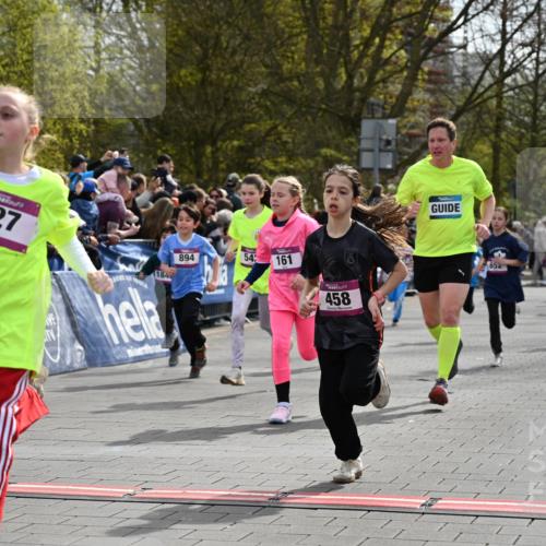 12.04.2026 - 45. Internationalen Wilhelmsburger Insellauf J. Mangold http://msf.ph/oto/9523990 12.04.2026 14:49:37 Ziel 1809, 440, 881, 348, 602, 627, 458, 161, 542, 1842, 894, 882, 652, 1818, 867, 377 meine-sportfotos.de