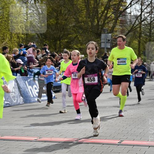 12.04.2026 - 45. Internationalen Wilhelmsburger Insellauf J. Mangold http://msf.ph/oto/9523991 12.04.2026 14:49:37 Ziel 1809, 440, 881, 348, 602, 627, 458, 161, 542, 1842, 894, 882, 652, 1818, 867, 377 meine-sportfotos.de