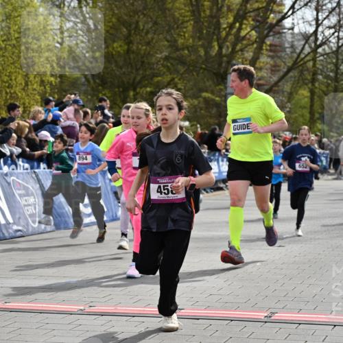 12.04.2026 - 45. Internationalen Wilhelmsburger Insellauf J. Mangold http://msf.ph/oto/9523994 12.04.2026 14:49:37 Ziel 1809, 440, 881, 348, 602, 627, 458, 161, 542, 1842, 894, 882, 652, 1818, 867, 377 meine-sportfotos.de