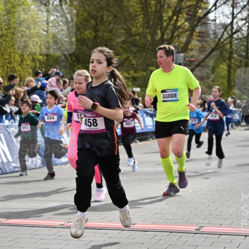 12.04.2026 - 45. Internationalen Wilhelmsburger Insellauf J. Mangold http://msf.ph/oto/9523996 12.04.2026 14:49:37 Ziel 1809, 440, 881, 348, 602, 627, 458, 161, 542, 1842, 894, 882, 652, 1818, 867, 377 meine-sportfotos.de