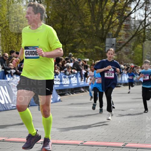 12.04.2026 - 45. Internationalen Wilhelmsburger Insellauf J. Mangold http://msf.ph/oto/9524001 12.04.2026 14:49:38 Ziel 881, 348, 602, 627, 458, 161, 542, 1842, 894, 882, 652, 1818, 867, 377, 879, 1839 meine-sportfotos.de