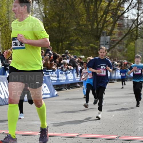 12.04.2026 - 45. Internationalen Wilhelmsburger Insellauf J. Mangold http://msf.ph/oto/9524002 12.04.2026 14:49:38 Ziel 881, 348, 602, 627, 458, 161, 542, 1842, 894, 882, 652, 1818, 867, 377, 879, 1839 meine-sportfotos.de