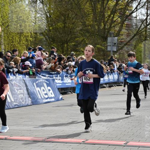 12.04.2026 - 45. Internationalen Wilhelmsburger Insellauf J. Mangold http://msf.ph/oto/9524005 12.04.2026 14:49:39 Ziel 348, 602, 627, 458, 161, 542, 1842, 894, 882, 652, 1818, 867, 377, 879, 1839, 401, 1812 meine-sportfotos.de