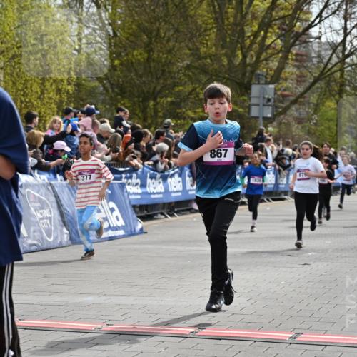 12.04.2026 - 45. Internationalen Wilhelmsburger Insellauf J. Mangold http://msf.ph/oto/9524011 12.04.2026 14:49:40 Ziel 602, 627, 458, 161, 542, 1842, 894, 882, 652, 1818, 867, 377, 879, 1839, 401, 1812, 106 meine-sportfotos.de