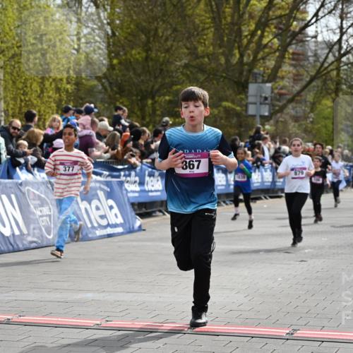 12.04.2026 - 45. Internationalen Wilhelmsburger Insellauf J. Mangold http://msf.ph/oto/9524013 12.04.2026 14:49:40 Ziel 602, 627, 458, 161, 542, 1842, 894, 882, 652, 1818, 867, 377, 879, 1839, 401, 1812, 106 meine-sportfotos.de