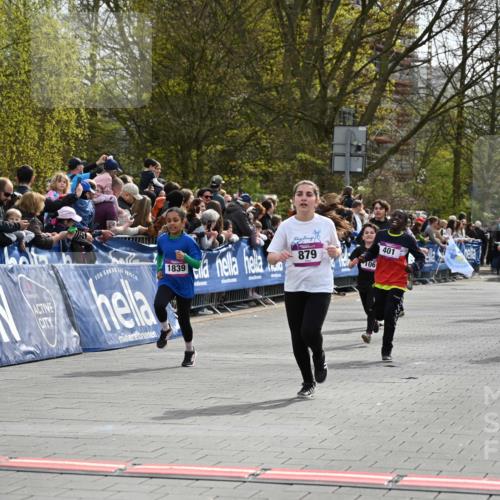 12.04.2026 - 45. Internationalen Wilhelmsburger Insellauf J. Mangold http://msf.ph/oto/9524021 12.04.2026 14:49:41 Ziel 458, 161, 542, 1842, 894, 882, 652, 1818, 867, 377, 879, 1839, 401, 1812, 106, 169, 1 meine-sportfotos.de